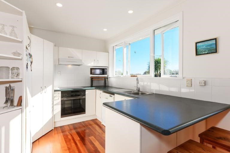 Photo of property in 18 Lavelle Road, Henderson, Auckland, 0612