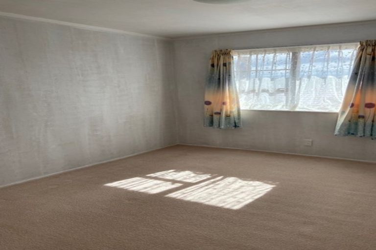 Photo of property in 168 Chelsea View Drive, Chatswood, Auckland, 0626