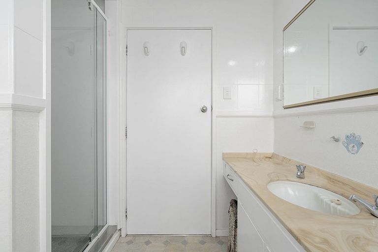 Photo of property in 12 Denmark Terrace, Midhirst, Stratford, 4394