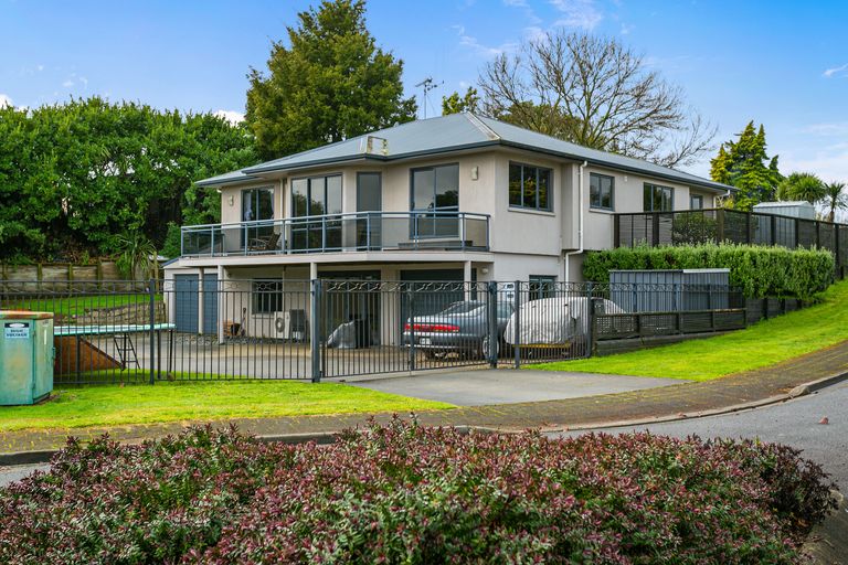 Photo of property in 2 Knox Place, Leamington, Cambridge, 3432