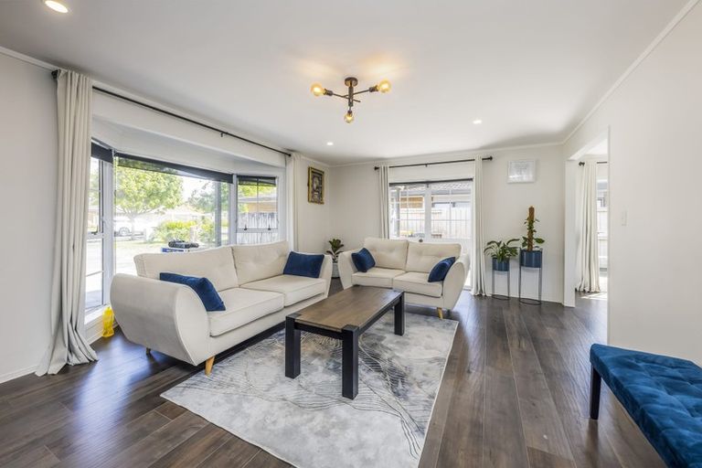 Photo of property in 14 Peridot Place, Conifer Grove, Takanini, 2112