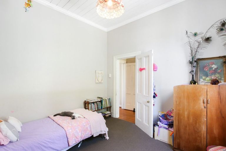 Photo of property in 48 Faraday Street, Hospital Hill, Napier, 4110