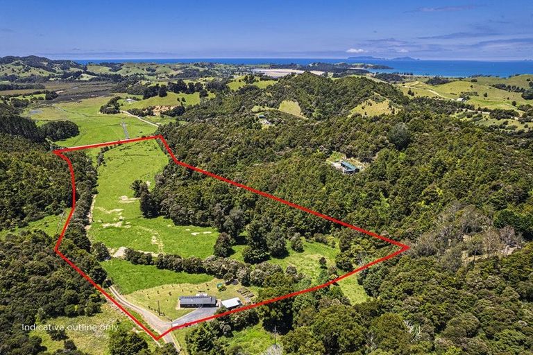 Photo of property in 241a Hailes Road, Whananaki, 0181