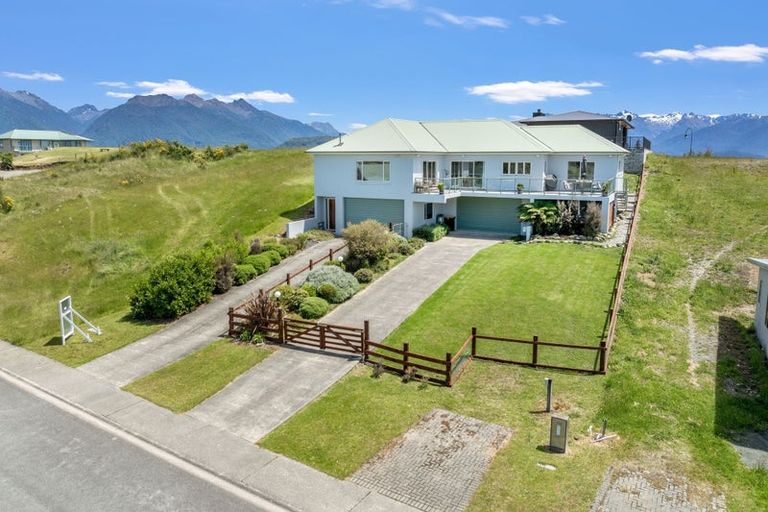 Photo of property in 25 Muriwai Drive, Manapouri, 9679