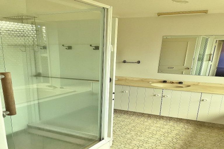 Photo of property in 1/6 Ocean View Road, Milford, Auckland, 0620