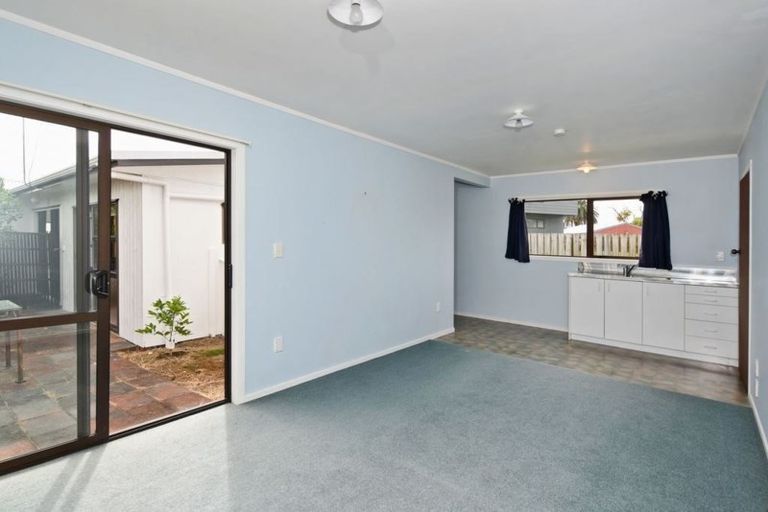 Photo of property in 15 Slako Crescent, Ruakaka, 0116