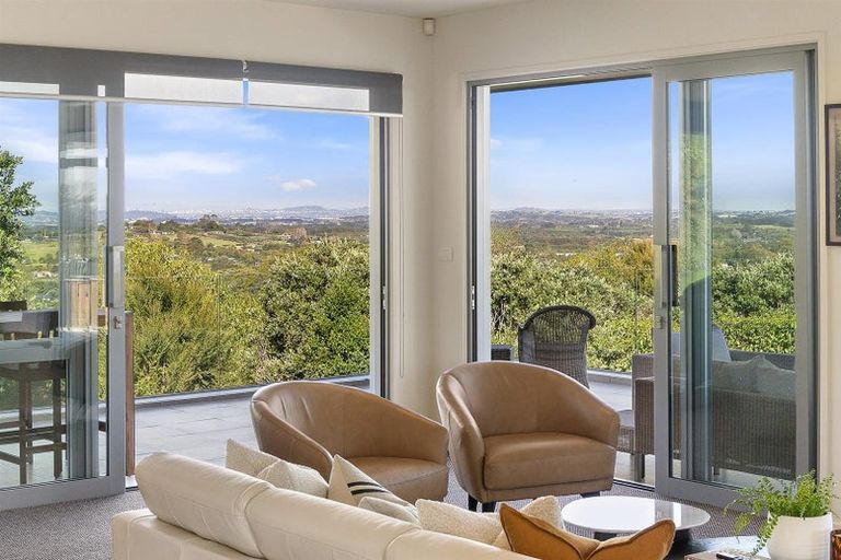 Photo of property in 55 Pinetone Road, Kumeu, 0892