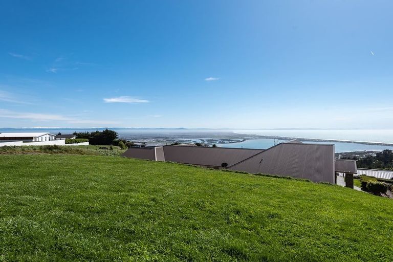 Photo of property in 4 Bluewater View, Mount Pleasant, Christchurch, 8081