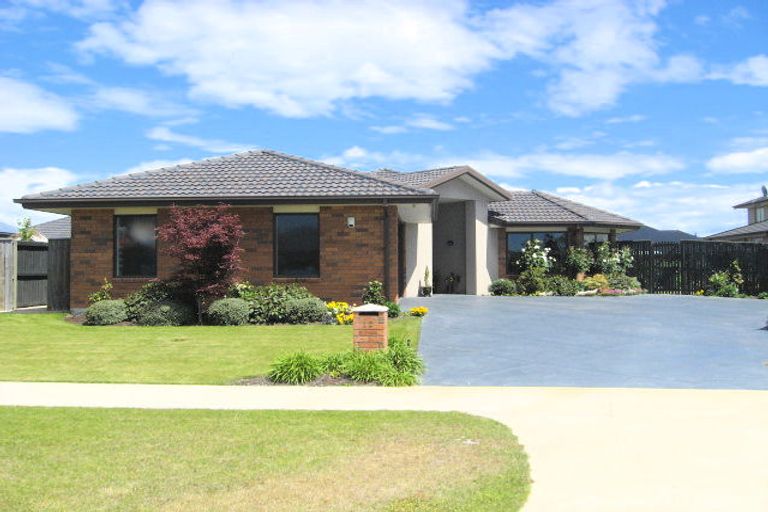 Photo of property in 12 Caroline Way, Northwood, Christchurch, 8051
