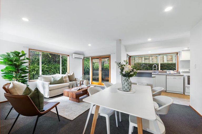 Photo of property in 2/118 Centaurus Road, Huntsbury, Christchurch, 8022