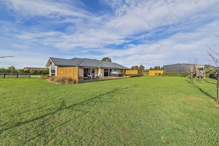 Photo of property in 25 Landsborough Drive, Darfield, 7571