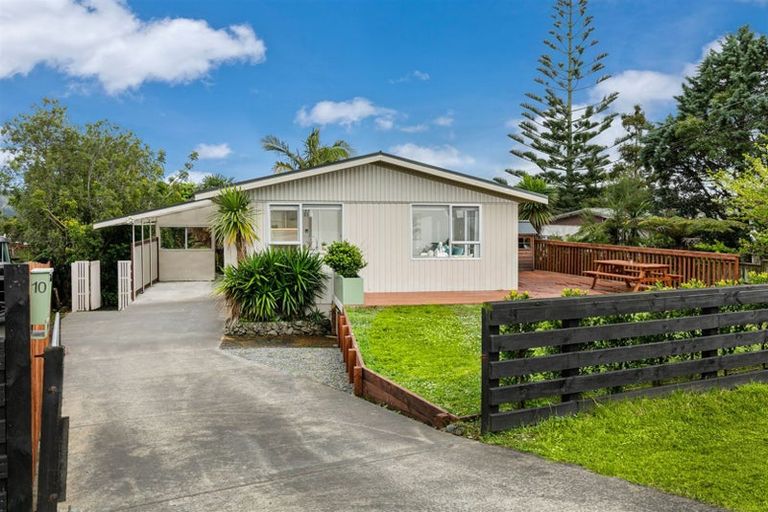 Photo of property in 10 Puketaha Road, Swanson, Auckland, 0816