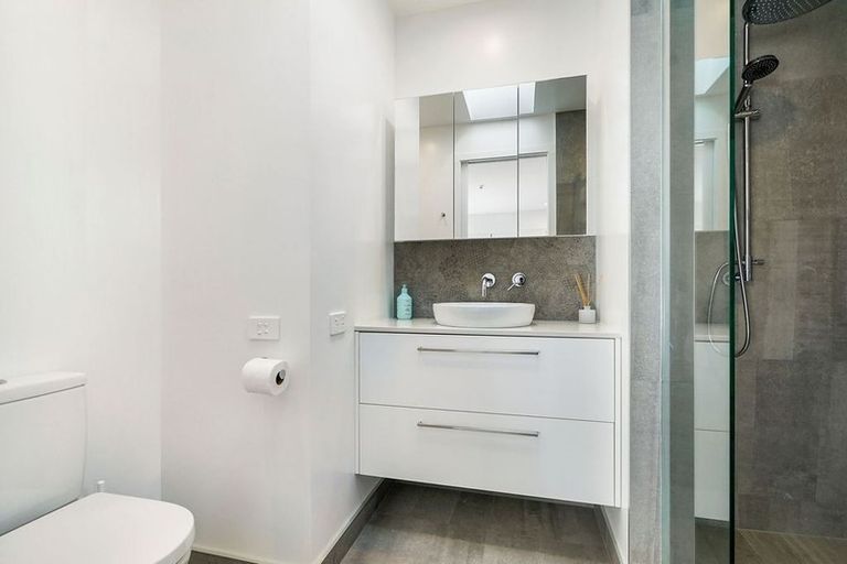 Photo of property in 24 Motuora Road, Manly, Whangaparaoa, 0930