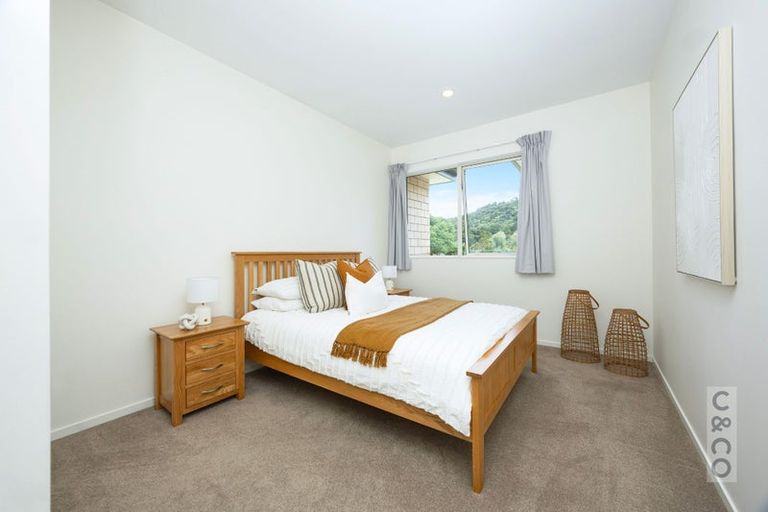 Photo of property in 16 Fruitlands Road, Kumeu, 0810