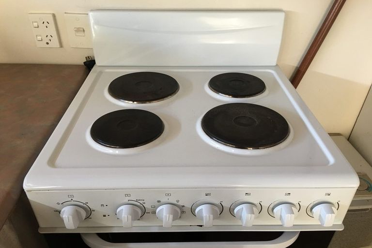 Photo of property in 15 Van Dyke Place, West Harbour, Auckland, 0618