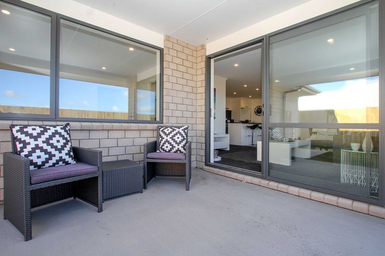 Photo of property in 22 Nellie Drive, Kumeu, 0810