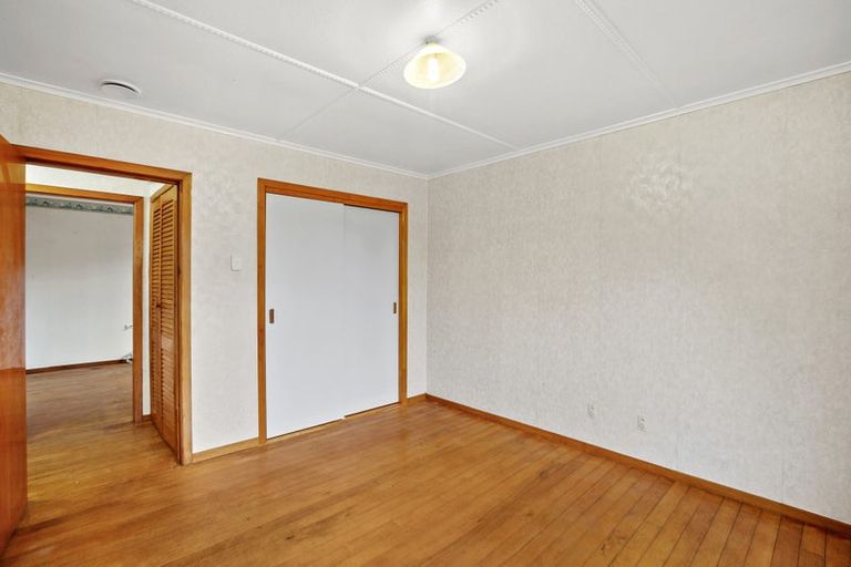 Photo of property in 5 Endeavour Street, Marfell, New Plymouth, 4310