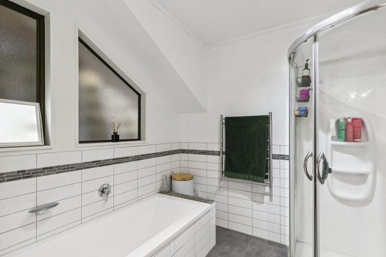 Photo of property in 12 Cullen Place, Tawa, Wellington, 5028