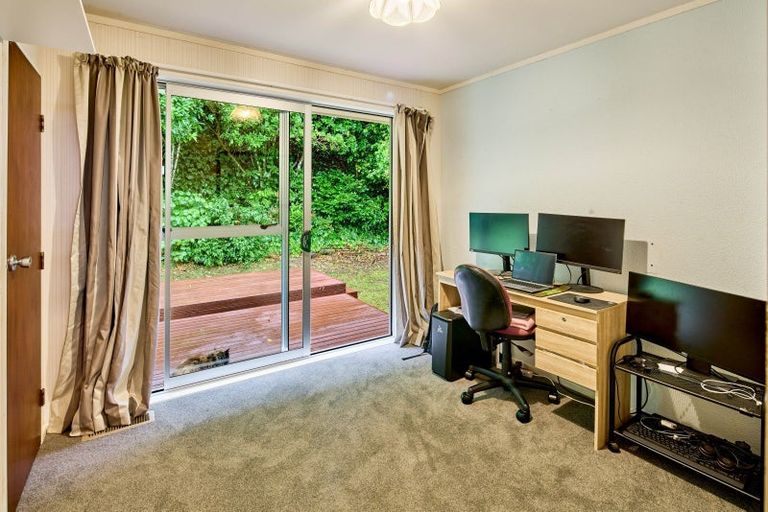 Photo of property in 44 Westhaven Drive, Tawa, Wellington, 5028