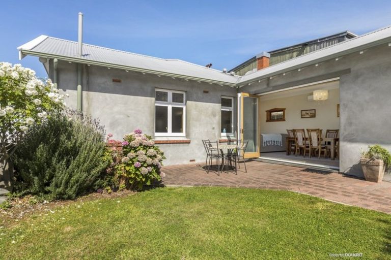 Photo of property in 14 Trevor Terrace, Newtown, Wellington, 6021