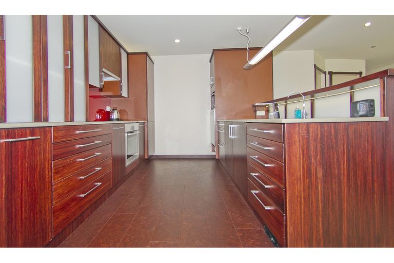 Photo of property in 10 Hei Esplanade, Whitianga, 3510