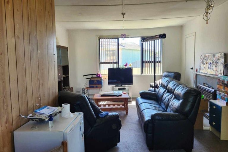 Photo of property in 35 Avenue Road, Foxton, 4814