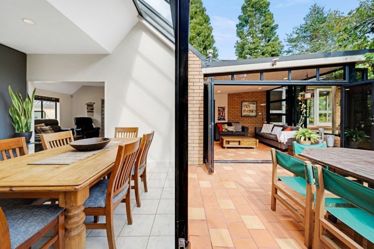 Photo of property in 151 Taupaki Road, Taupaki, Henderson, 0782