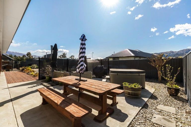 Photo of property in 61 Missy Crescent, Mount Pisa, Cromwell, 9383