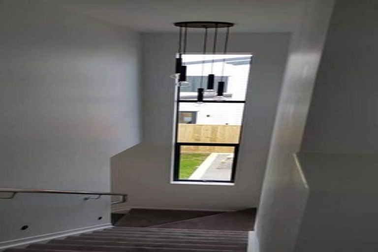 Photo of property in 17a Stanniland Street, Sunnyhills, Auckland, 2010