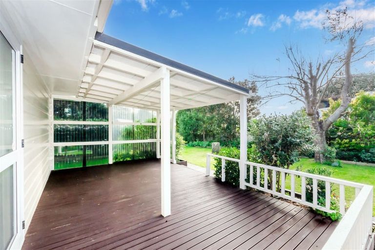 Photo of property in 9 Lesley Grove, Waikanae, 5036