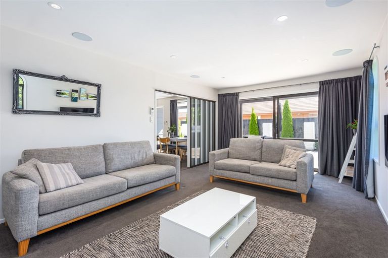 Photo of property in 9 Wakelin Place, Redwood, Christchurch, 8051