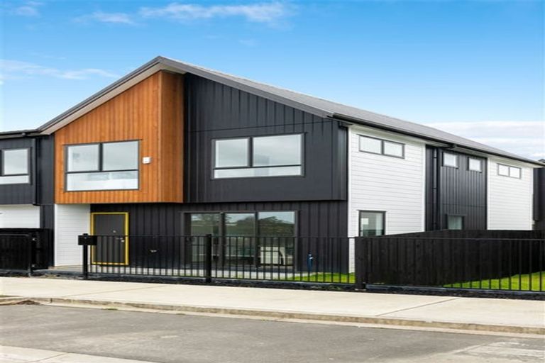 Photo of property in 30 Whakato Avenue, Kumeu, 0810