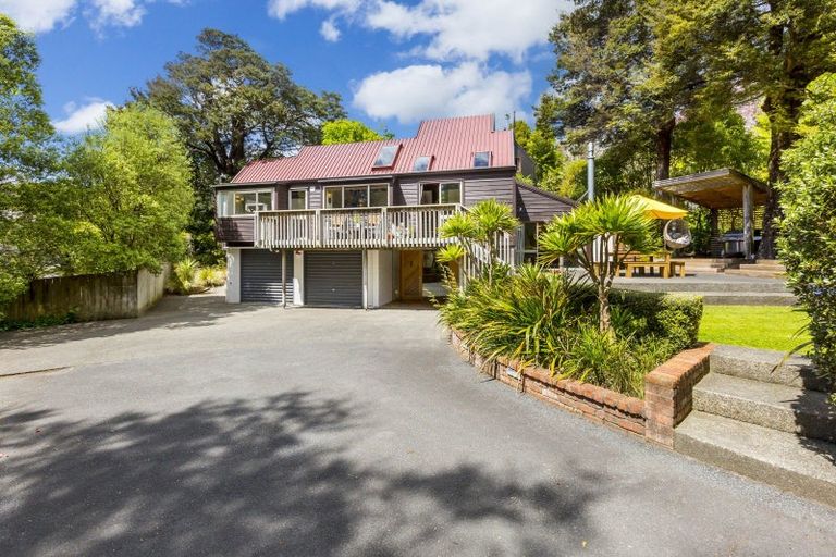Photo of property in 19 Freemans Way, Pinehaven, Upper Hutt, 5019