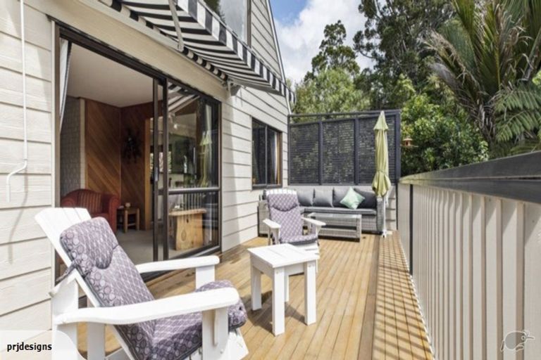 Photo of property in 15 Karen Road, Laingholm, Auckland, 0604