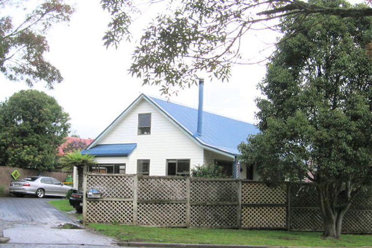 Photo of property in 57 Kurnell Drive, Botany Downs, Auckland, 2010
