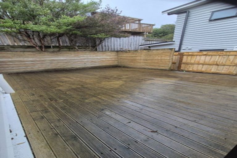 Photo of property in 22 Hampton Hill Road, Tawa, Wellington, 5028