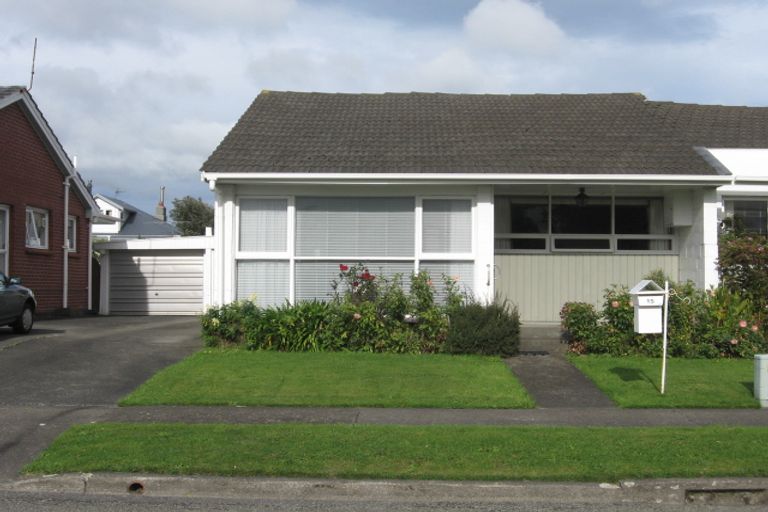 Photo of property in 15 Amberley Grove, Hutt Central, Lower Hutt, 5010