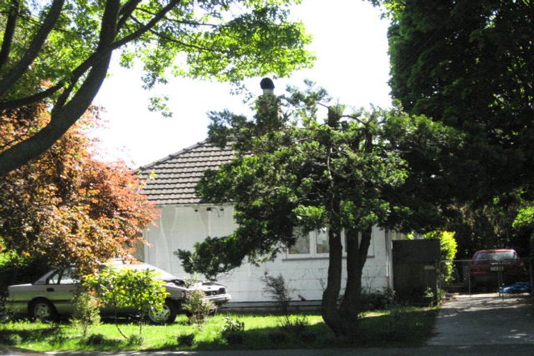 Photo of property in 24 Guildford Street, Burnside, Christchurch, 8053