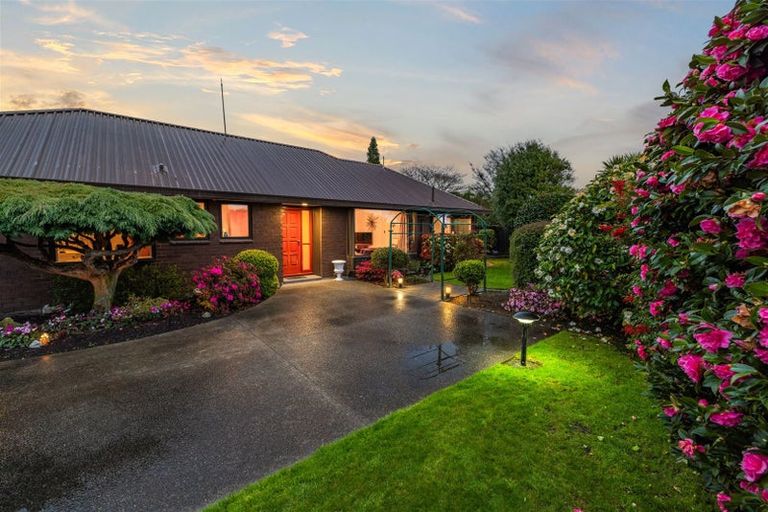 Photo of property in 17 Nepal Place, Burnside, Christchurch, 8053