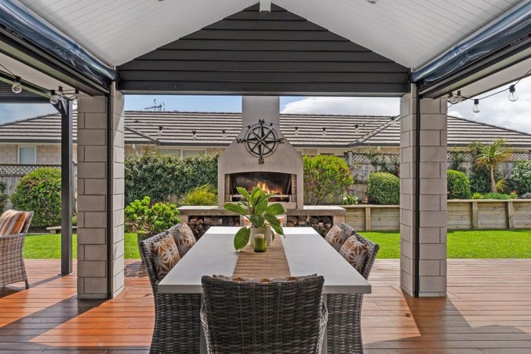 Photo of property in 2 Olive Close, Omokoroa, 3114