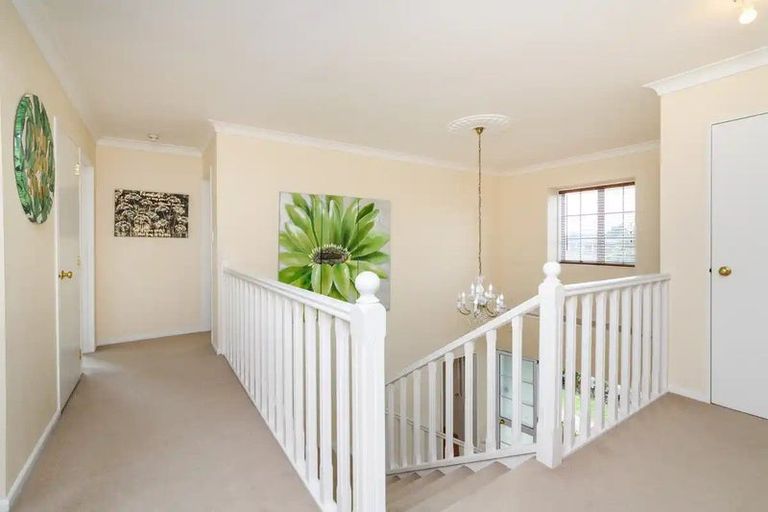 Photo of property in 2 Rosebank Avenue, Kelvin Grove, Palmerston North, 4414