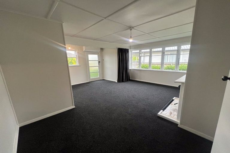 Photo of property in 20 Pitcairn Crescent, Bryndwr, Christchurch, 8053