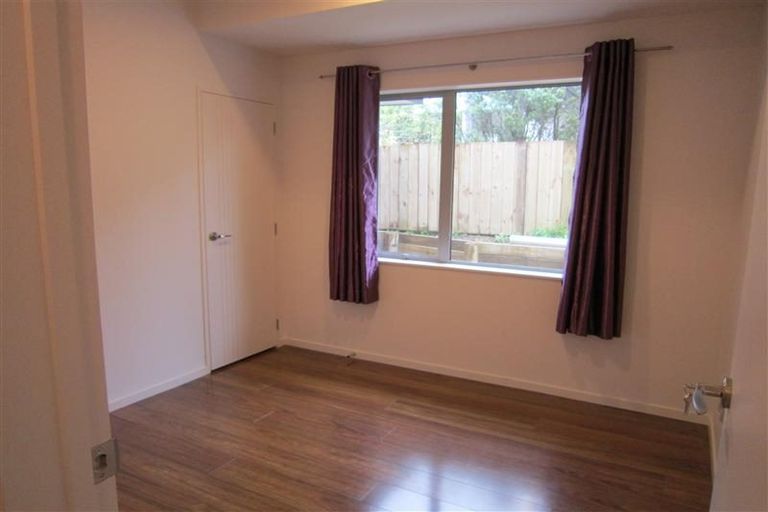 Photo of property in 36 Taipari Road, Te Atatu Peninsula, Auckland, 0610