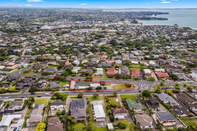 Photo of property in 19 Knights Road, Rothesay Bay, Auckland, 0630