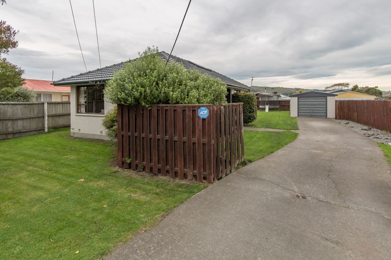 Photo of property in 25 Maces Road, Bromley, Christchurch, 8062