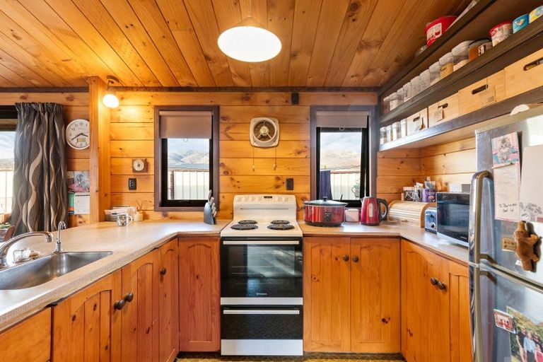 Photo of property in 2 Bruce Street, Cromwell, 9310