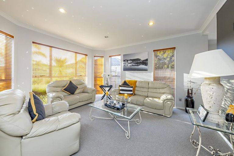 Photo of property in 13 Stamford Crescent, Flat Bush, Auckland, 2019