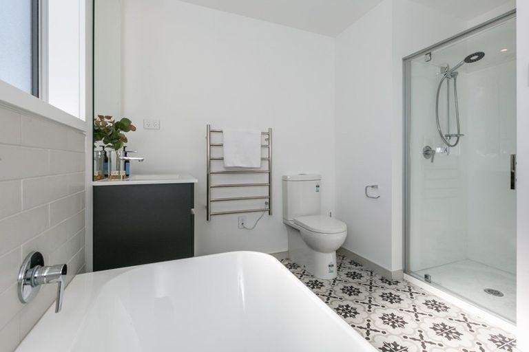 Photo of property in 7 Enfield Road, Hospital Hill, Napier, 4110