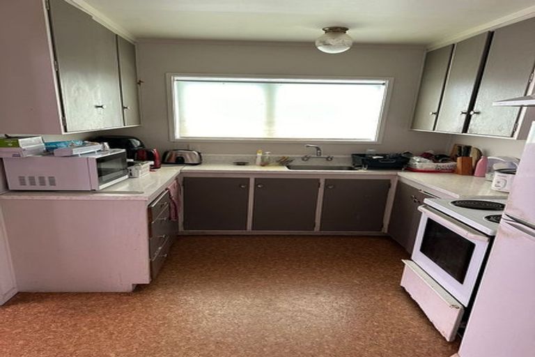 Photo of property in 1/23 Sovereign Place, Glenfield, Auckland, 0629