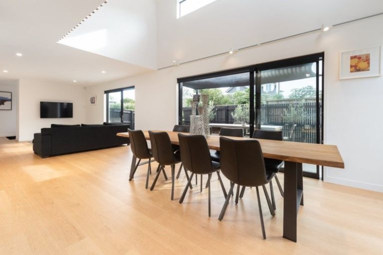 Photo of property in 347b Oceanbeach Road, Mount Maunganui, 3116